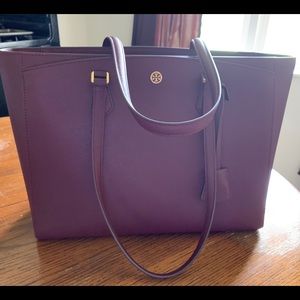 Tory burch Robinson tote color: port